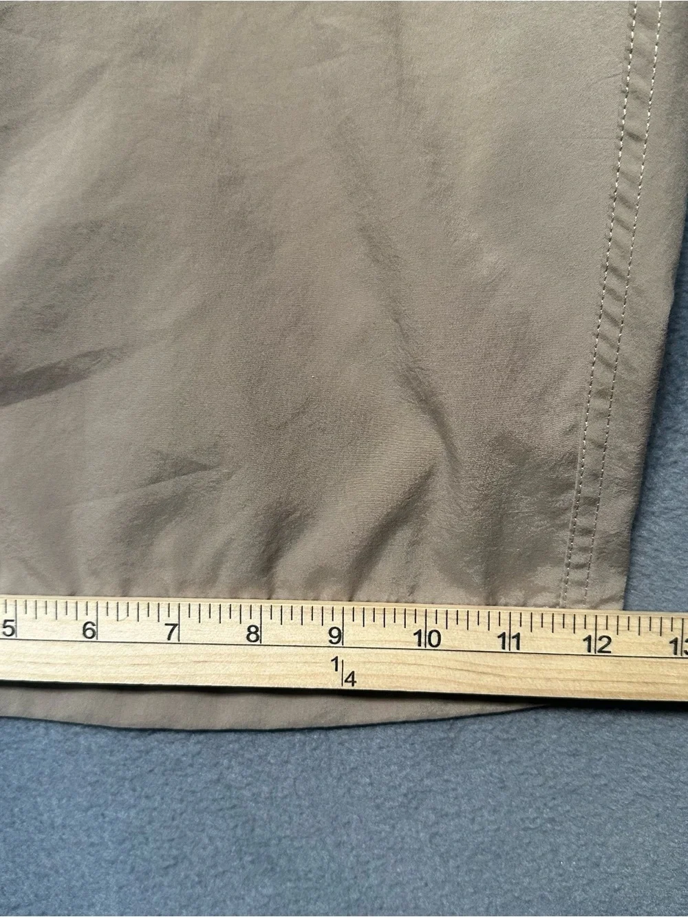 Nike Mens XL Cargo Shorts Tan Outdoor Hiking Utility Fishing Performance